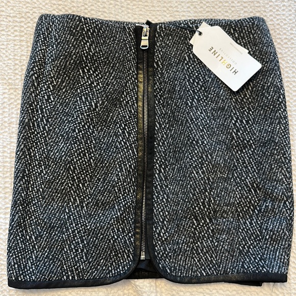 Brand New Black Zipper Skirt - Picture 1 of 4